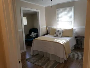 Cozy Cottage surrounded by antebelllum homes close to downtown. - Image 4
