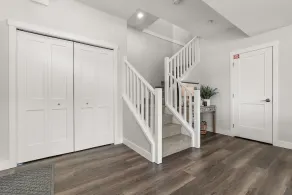 Romantic Modern 3 Bedroom Home Close To Beach & Shops - Image 2