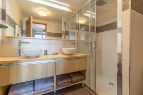 100m from ski slopes, 3rd floor, view valley, fitness, sauna, hammam, terrace, balcony, parking, tv - Image 2
