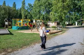 Cottage Parks La Comtesse - Image 3