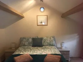 Cottage - Sleeps 4 - Pets Ok - Garden - Parking - Image 2