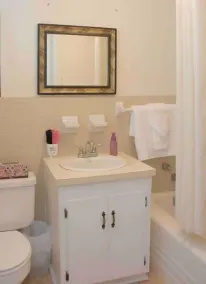 Luxury Victorian Home: King Master Suite EZ Access - Image 2