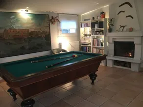 Villa med pool og åben udsigt, beliggende mod Lyon .. - Image 3
