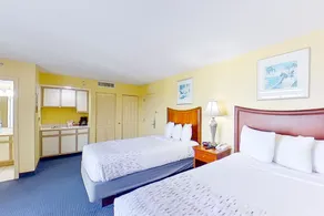 17th floor ocean view studio w/ central AC, shared pool, balcony, shared hot tub - Image 5