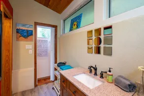 《Best Austin Location ❤Huge Patio w HEATED Cowboy Pool & 65\" TV❤ Skyline Views》 - Image 4