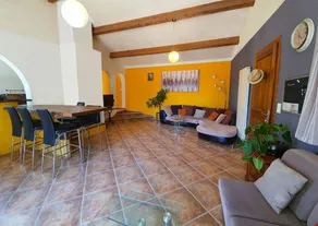 Spacious house surrounded by nature, perfect for a relaxing stay just 300 meters from the river. - Image 4