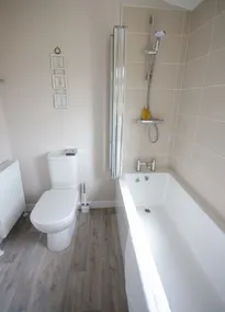 Klassisch-Lodge-Ensuite-With Hot Tub - Image 3