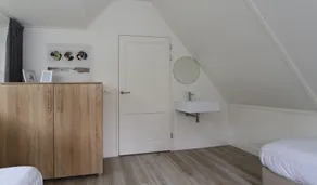 Detached bungalow with two bedrooms and one bathroom - Image 4