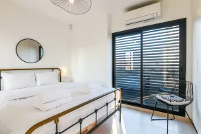 Miklat Chic Spacious Penthouse Terrace By Feelhome - Image 5