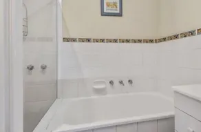 Charming And Peaceful 3 Bedroom House - Image 3