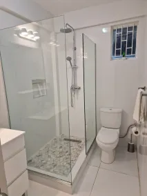 2 Bed parking gated modern - Image 2