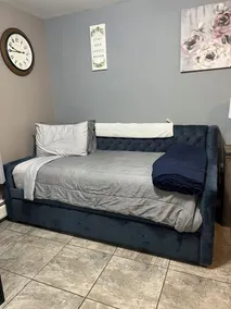 Just Like Being At Home- Newly Renovated Unit - Image 4