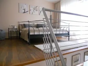 central - modern - comfortable - Image 4