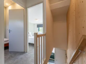 Cosy tiny house on park with playground - Image 4