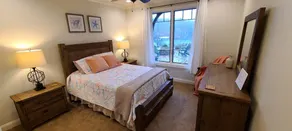 Beautiful lakeside family or corporate retreat with pool, hot tub, and  more! - Image 4