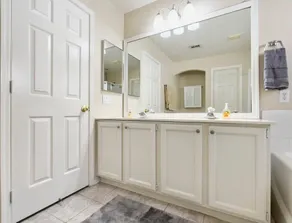 Pet-Friendly 3BR | Fenced Yard | King Bed - Image 5