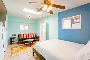 Great Views Studio apartment near Little Italy - Image 5