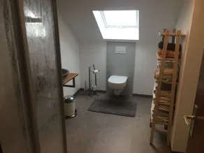 Familjevänliga hus på landsbygden med hästar, höns och katter - Image 3