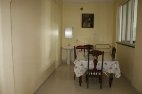 3 BHK Beautifully Furnished Apartment with Kitchen and attached Bath rooms. - Image 5