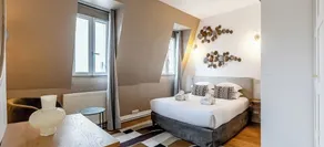 130m2 Creme de la Creme of Champs Elysees- We treat you in style! - Image 4