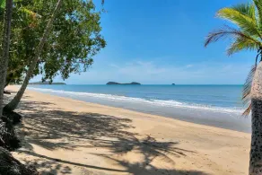 Reeflections Beachfront House - Image 4
