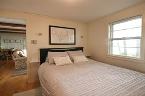 Charming pet-friendly camp on peaceful Panther Pond! - Image 4