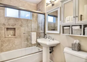 Offre spéciale de 175 $ - Grand patio privé 1 pâté de maisons de la plage / du village, climatisation - Image 2