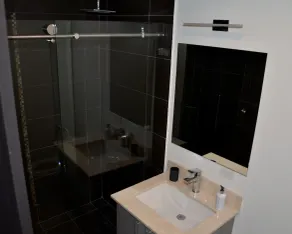 Modern studio with A/C,  Near to National Stadium - Image 4