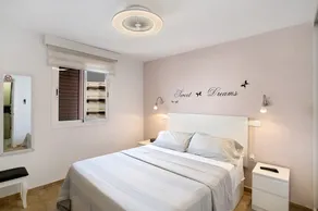 Vacation Apartment 'Centrico Y Funcional' with Shared Pool, Private Terrace and Wi-Fi - Image 5