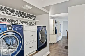 In the heart of downtown Windsor Penthouse Suite  Change listing - Image 2