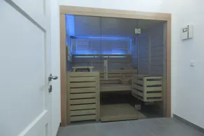 Spacious townhouse apartment in the backyard with balcony, whirlpool, sauna - Image 2