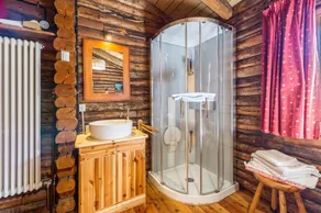Chalet \"Vue Cervin Matterhorn\" with Mountain Views, Private Terrace & Wi-Fi - Image 4
