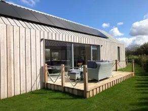 Luxury Timber Clad Eco-Lodge 5 miles from the Norfolk Heritage Coast - Image 5
