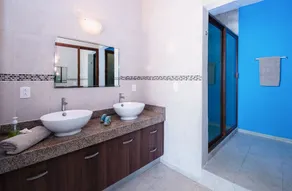 Gorgeous 3 Bdrm Lagoon Condo Pool Wifi Kayak paddle boards Golf Cart Available - Image 3