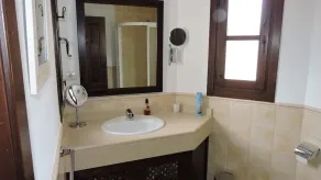 HL 027 Holiday rentals 3 Bedrooms 2 Bathroom villa - Image 2