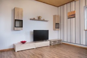 Vacation apartment with roof terrace and idyllic view of the village lake - Image 3