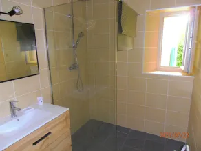 Maison Dans Petit Village Tranquille Pres DES Chateaux - Image 2