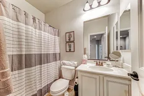 Beautiful  3 bedroom 2.5 bath townhome in heart of east Gilbert, community pool - Image 2