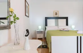 MAISON IMMERGÉE DANS LA NATURE - Image 4