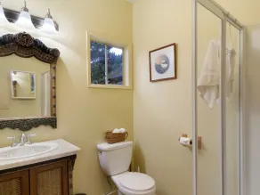 Pet Friendly Apartment Downtown! (Fisherman) - Image 2