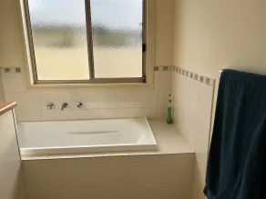 The Palms - Loxton Accommodation, South Australia 4 bedroom 2 bathroom home. - Image 3