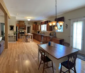 Country Quiet 3 Bedroom 2 Bath Tranquil Space! - Image 5