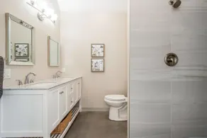Stunning Ocean Front cottage, minutes from the beach - Image 5