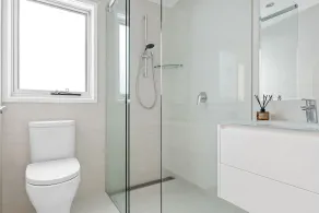 Fabulous holiday house close to the beaches  (sleeps 10) - Image 3