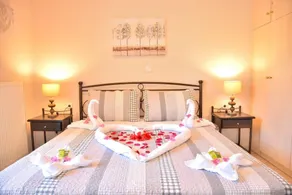 Amarlia Villa - Image 5