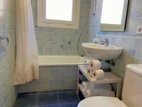 APARTAMENTOS AQUARIUM (REF 31). NEXT TO THE BEACH. RENOVATED. - Image 3