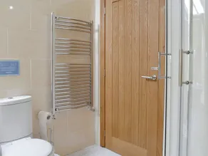 5 Schlafzimmer Unterkunft in Llanynghenedl, near Holyhead - Image 4