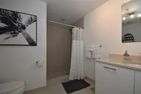 Awesome Apt With Pool in Midtown Miami - Image 4