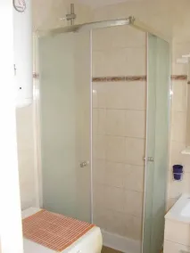 waterfront apartment family friendly, ground level - Image 2