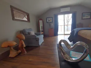 Rummeligt hjem med 3 dæk, FANTASTISK udsigt over bjergene og søen og Fire Pit - Image 5